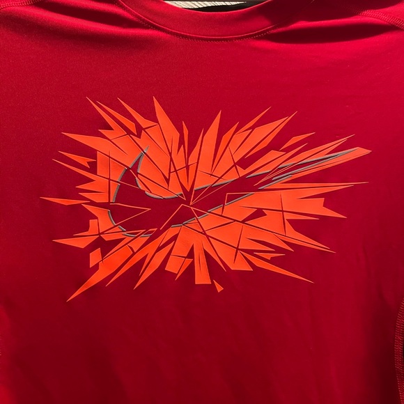 Youth  NIKE PRO COMBAT Dri-Fit, Fitted Long Sleeve Shirt. Size XL. - Picture 8 of 8